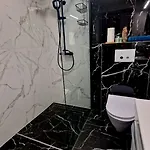 Apartment Angel *