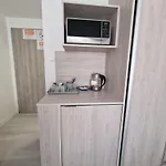 Apartment Angel *