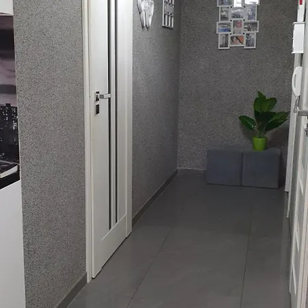 Apartment Angel *